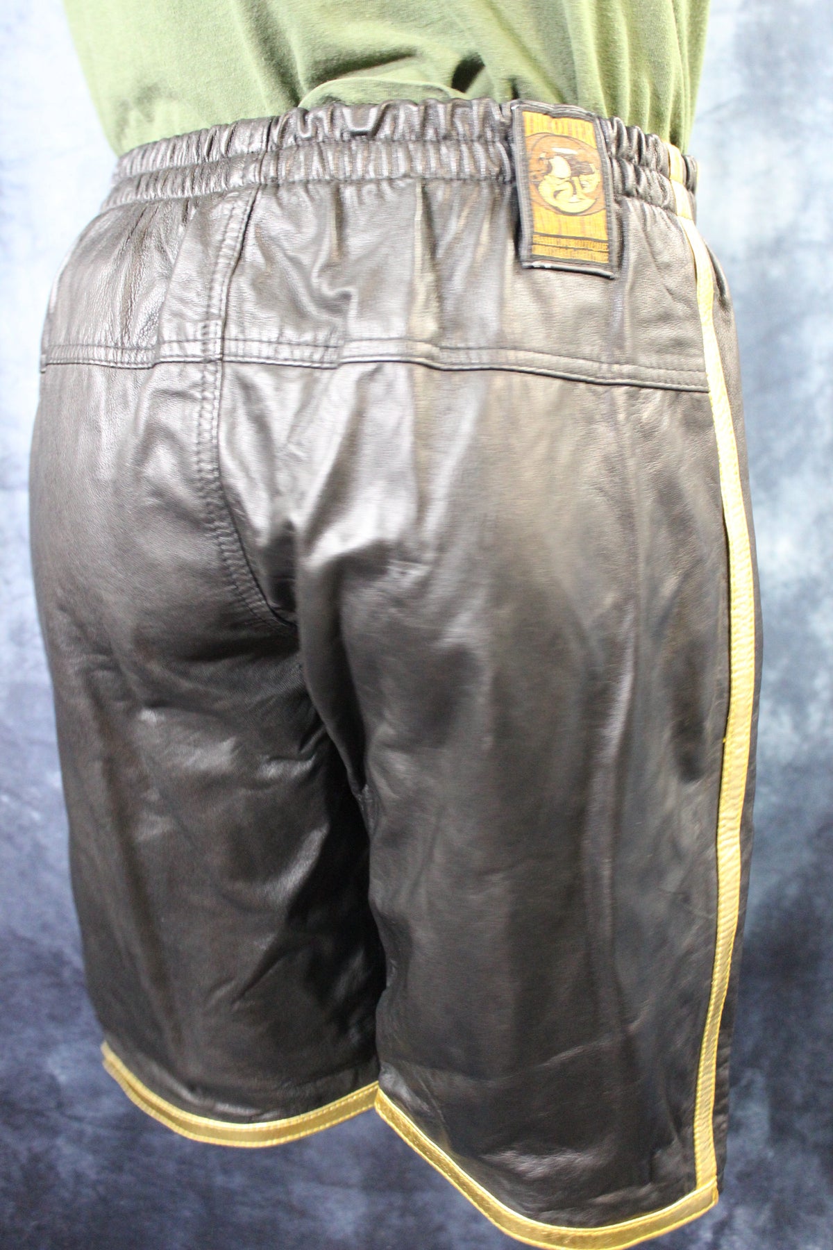 Basketball Shorts in Black and Gold - view 7