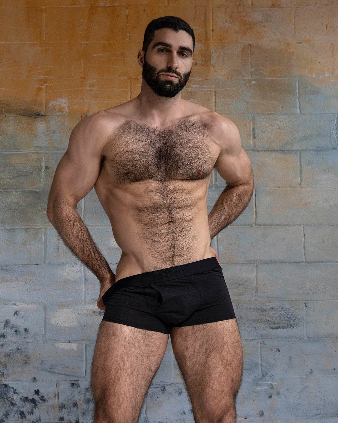 Flex Trunk Black - front view