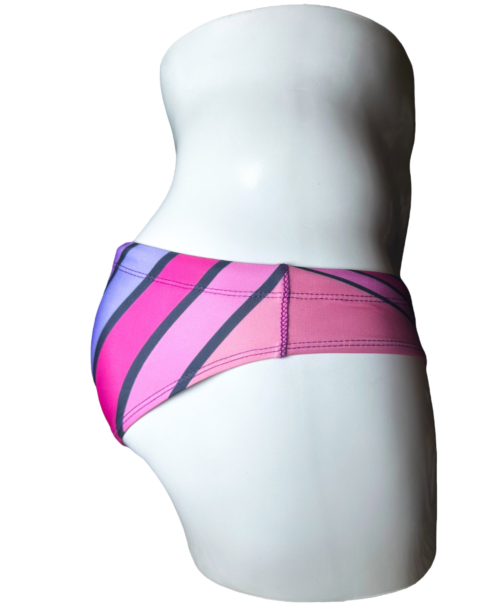 Curves II Swim Brief | MEN  | NO RUDOS | OUTFAIR | OUTFAIR