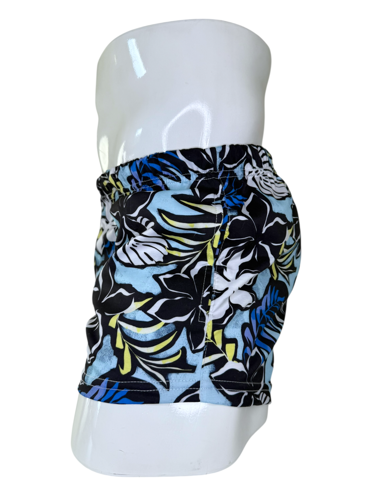 Tropical Night | MEN SHORTS | JCASTELL | OUTFAIR | OUTFAIR