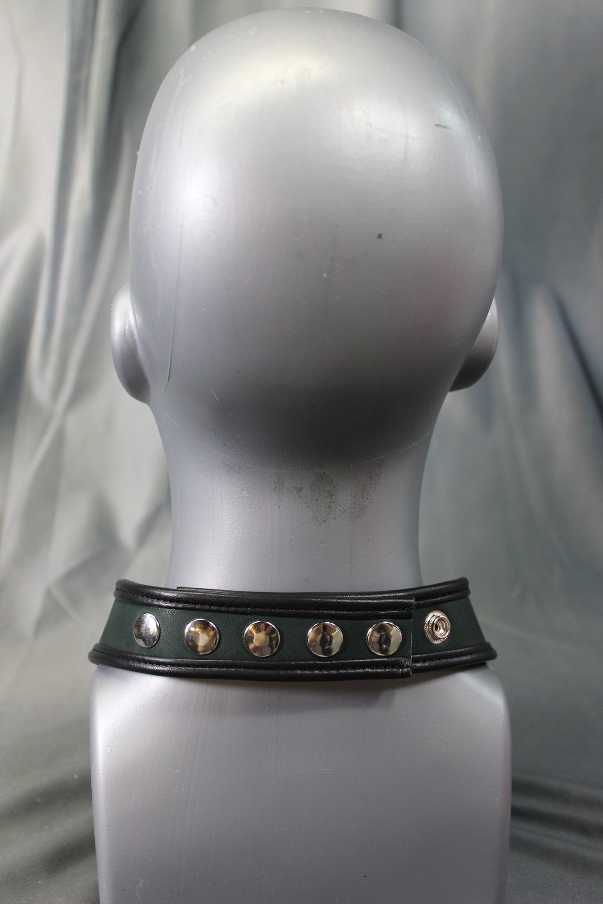 Medallion Holder in Color - view 13