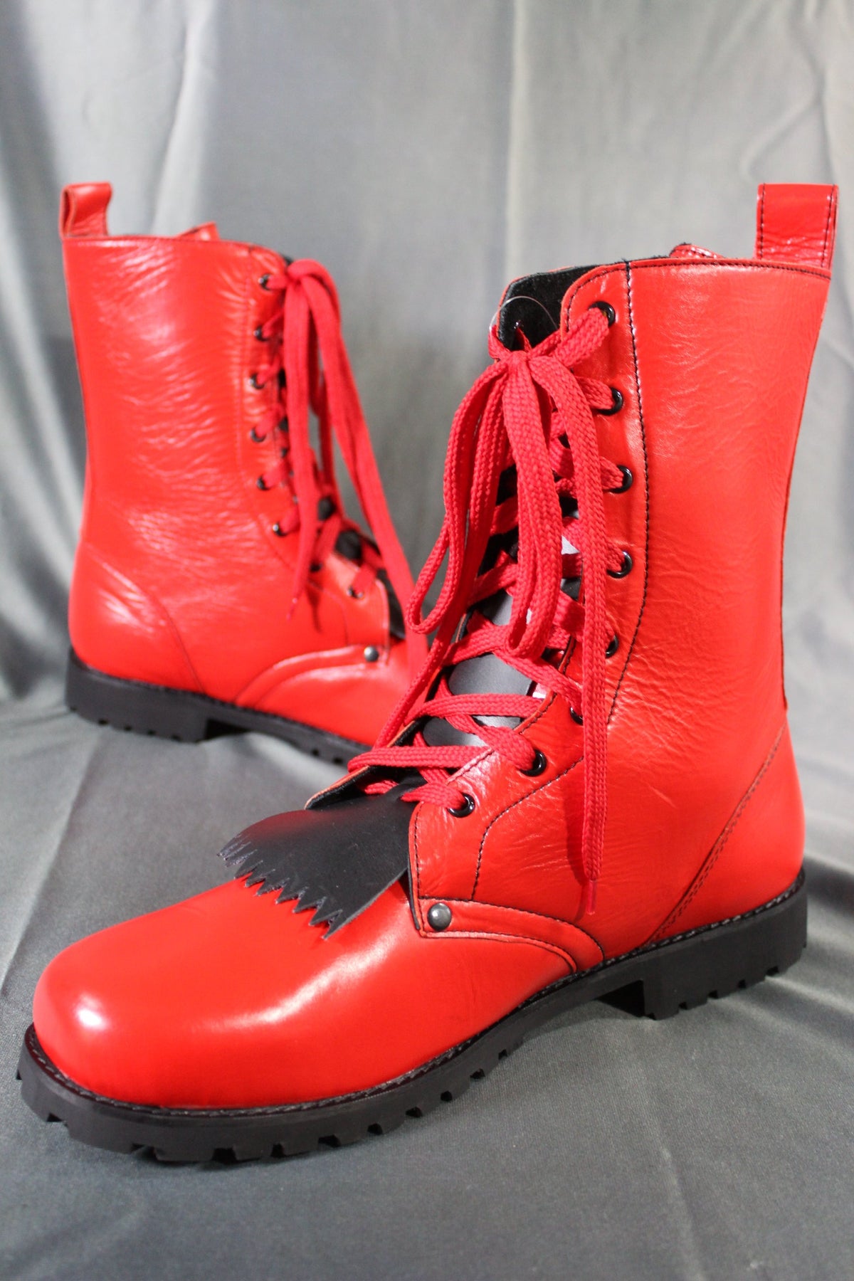 The Otter and The Fox Trailmaster Classic Boot - front view