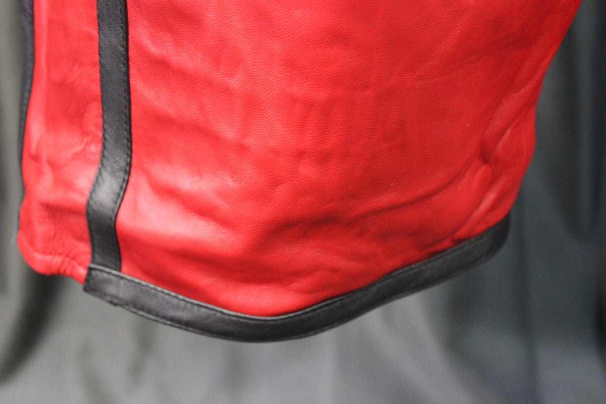 Basketball Shorts in Red and Black - view 6