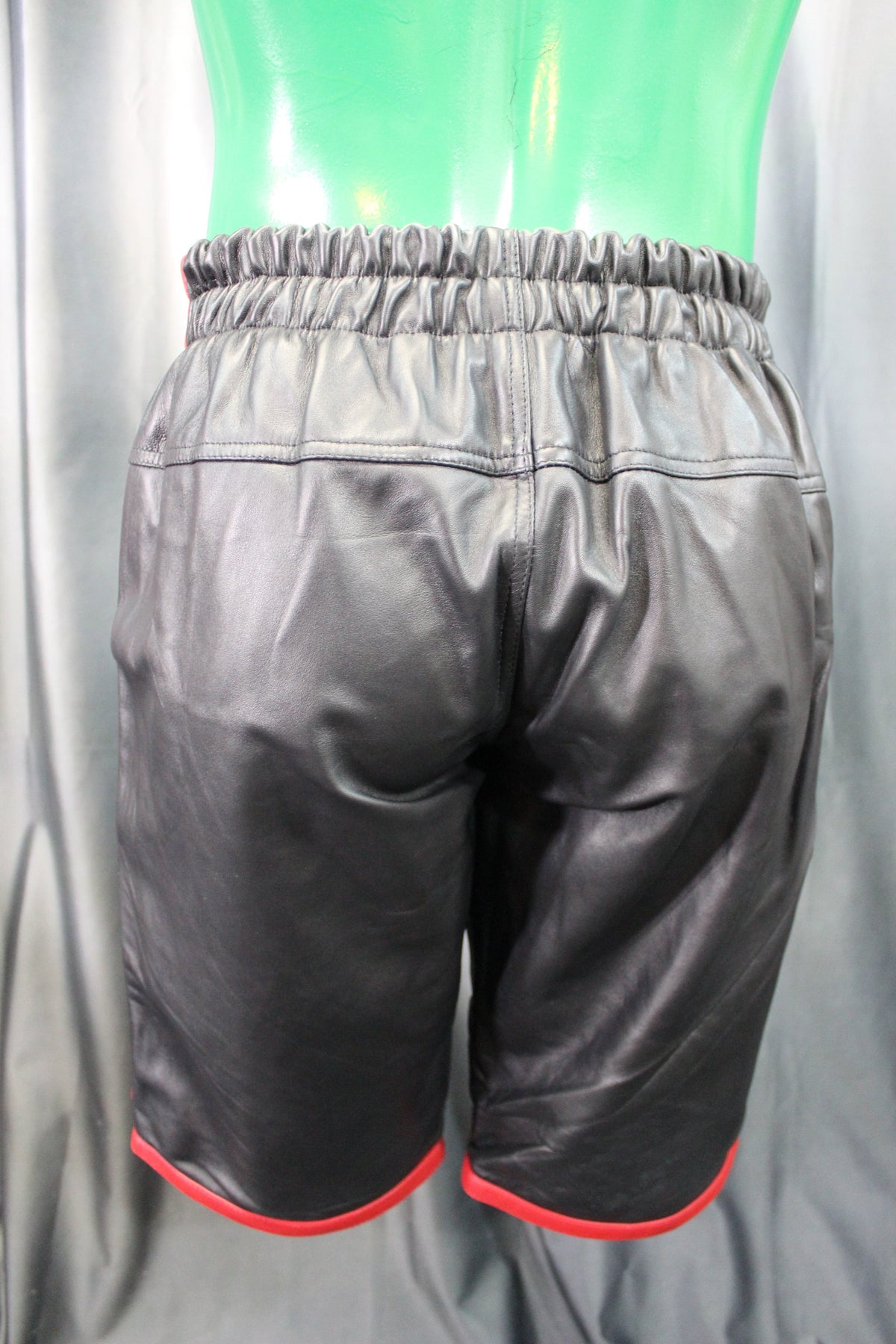 Basketball Shorts in Black and Red - view 6