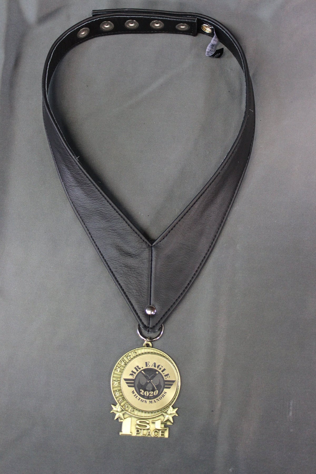 Medallion Lanyard with snaps in back - front view