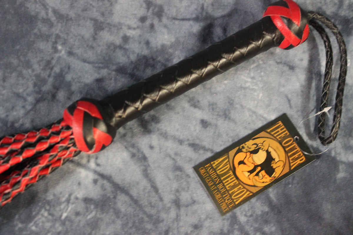 Cat-O-Nine Tails flogger - view 3