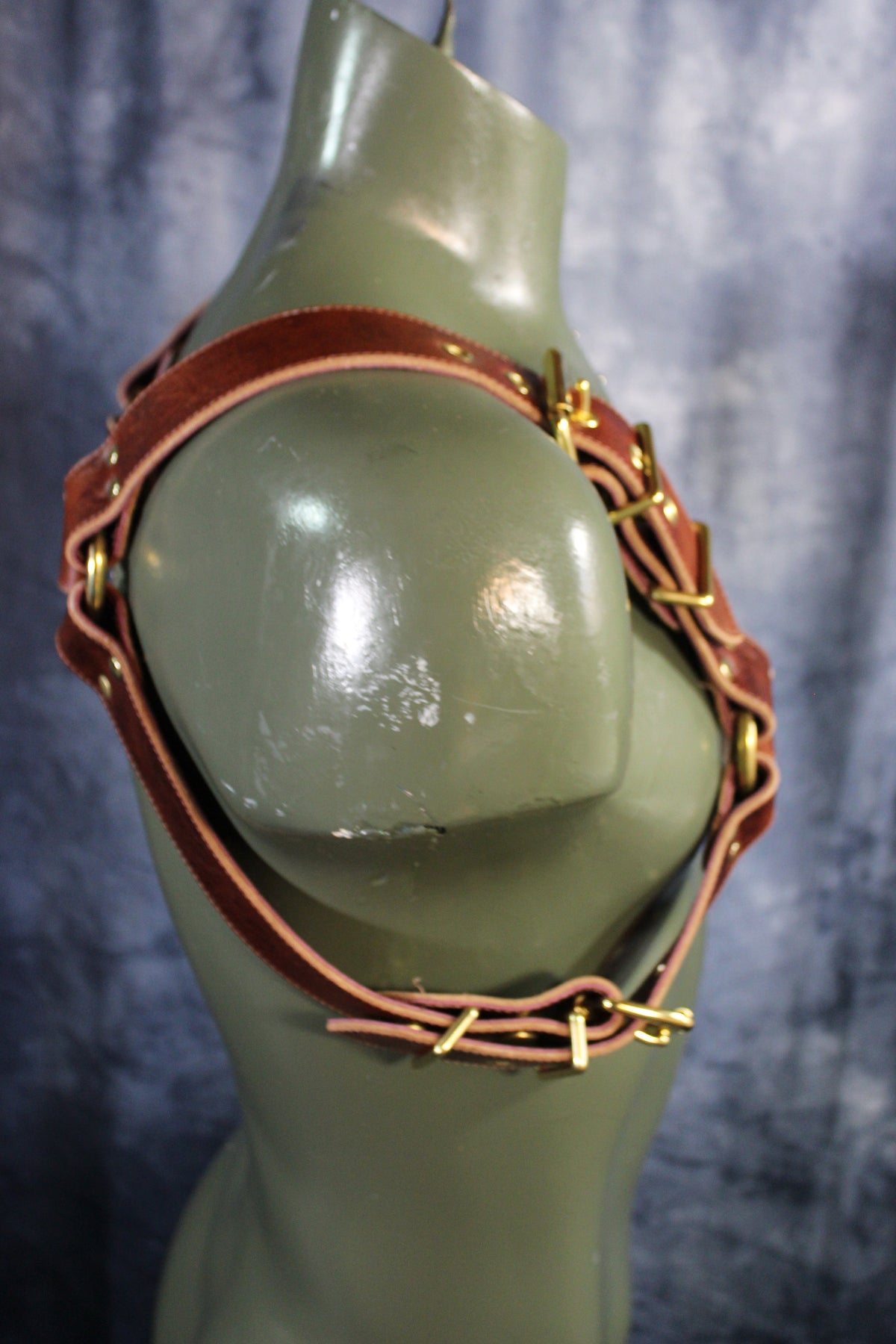 Mottled Latigo Bulldog Harness with Buckles - view 9
