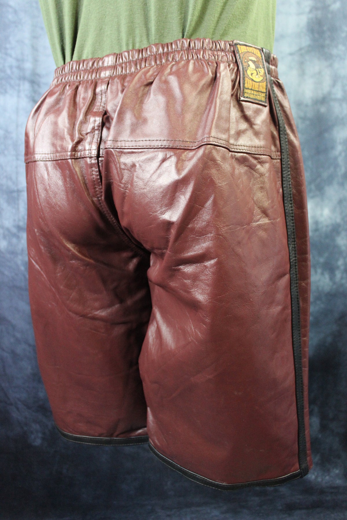 Basketball Shorts in Burgundy and Black - view 5