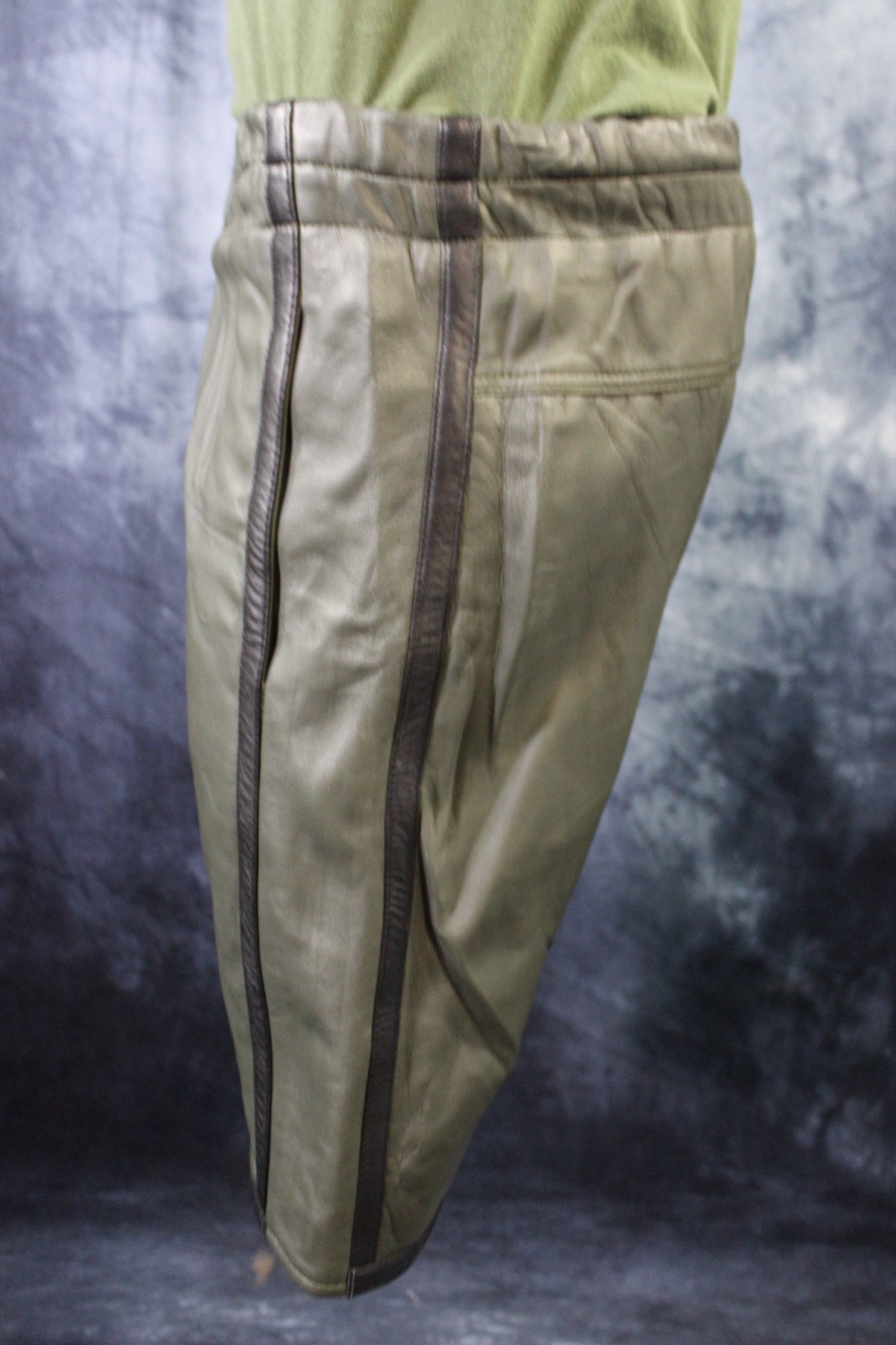Basketball Shorts in Olive Green and Black - view 5