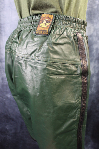 Basketball Shorts in Hunter Green and Black - view 4
