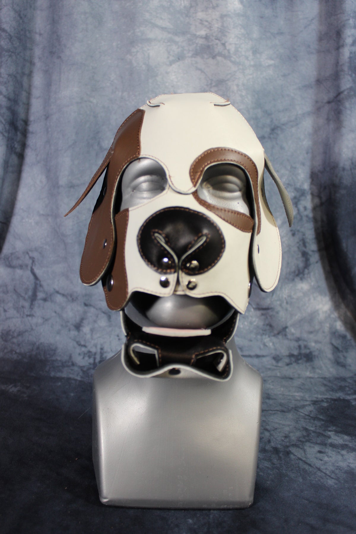 Bulldog Puppy Hood - view 2