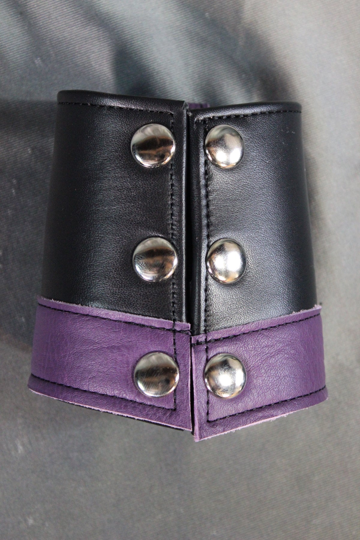 T-Striped Bracer (Single Bracer) - front view