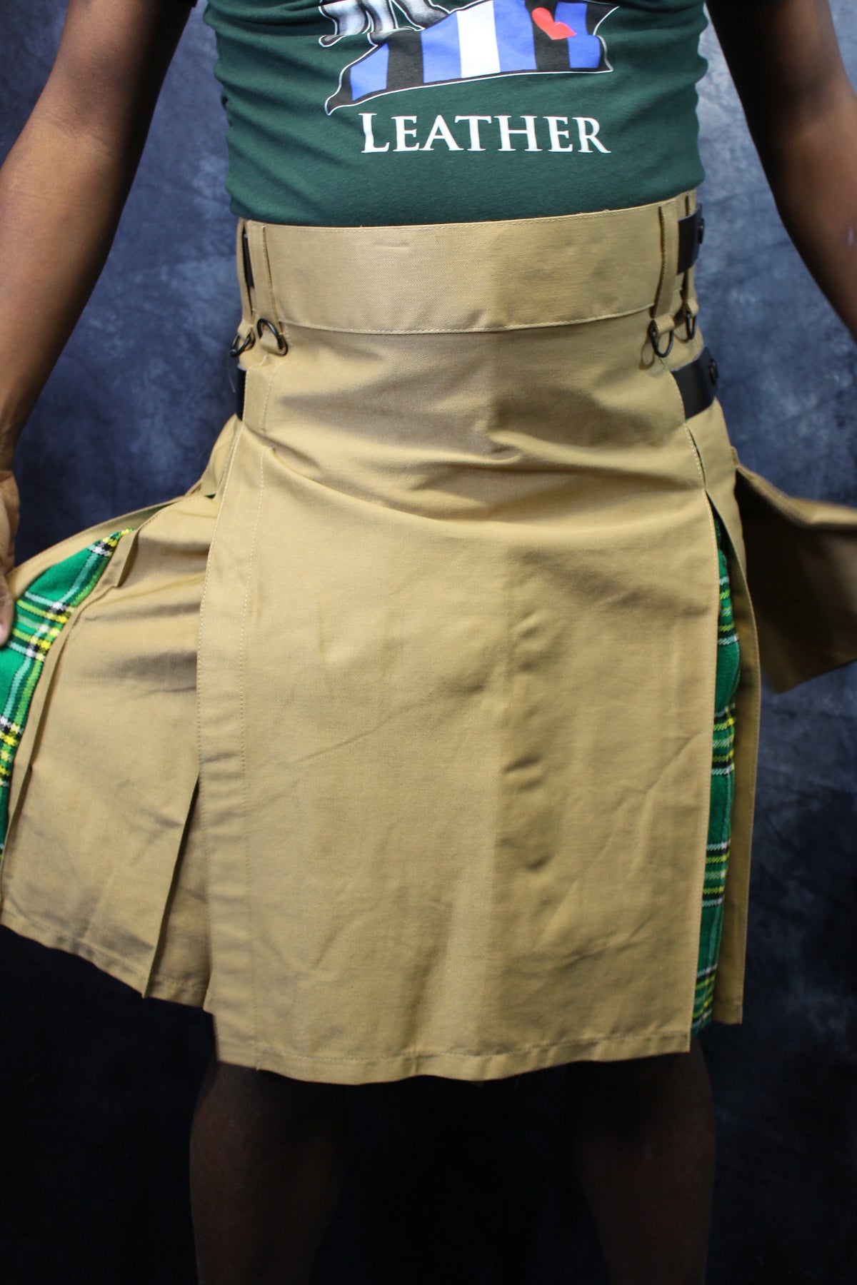 Hybrid Kilt Khaki with Irish Tartan Pleats - view 2