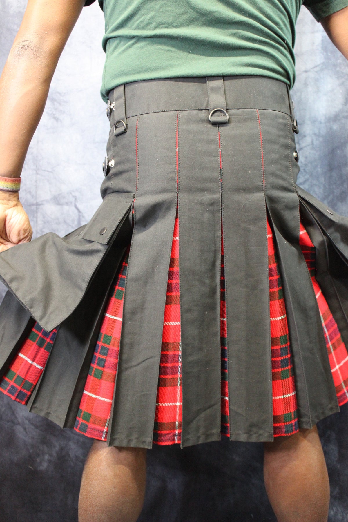 Hybrid Kilt - Black with Fraiser Red Tartan Pleats - view 6