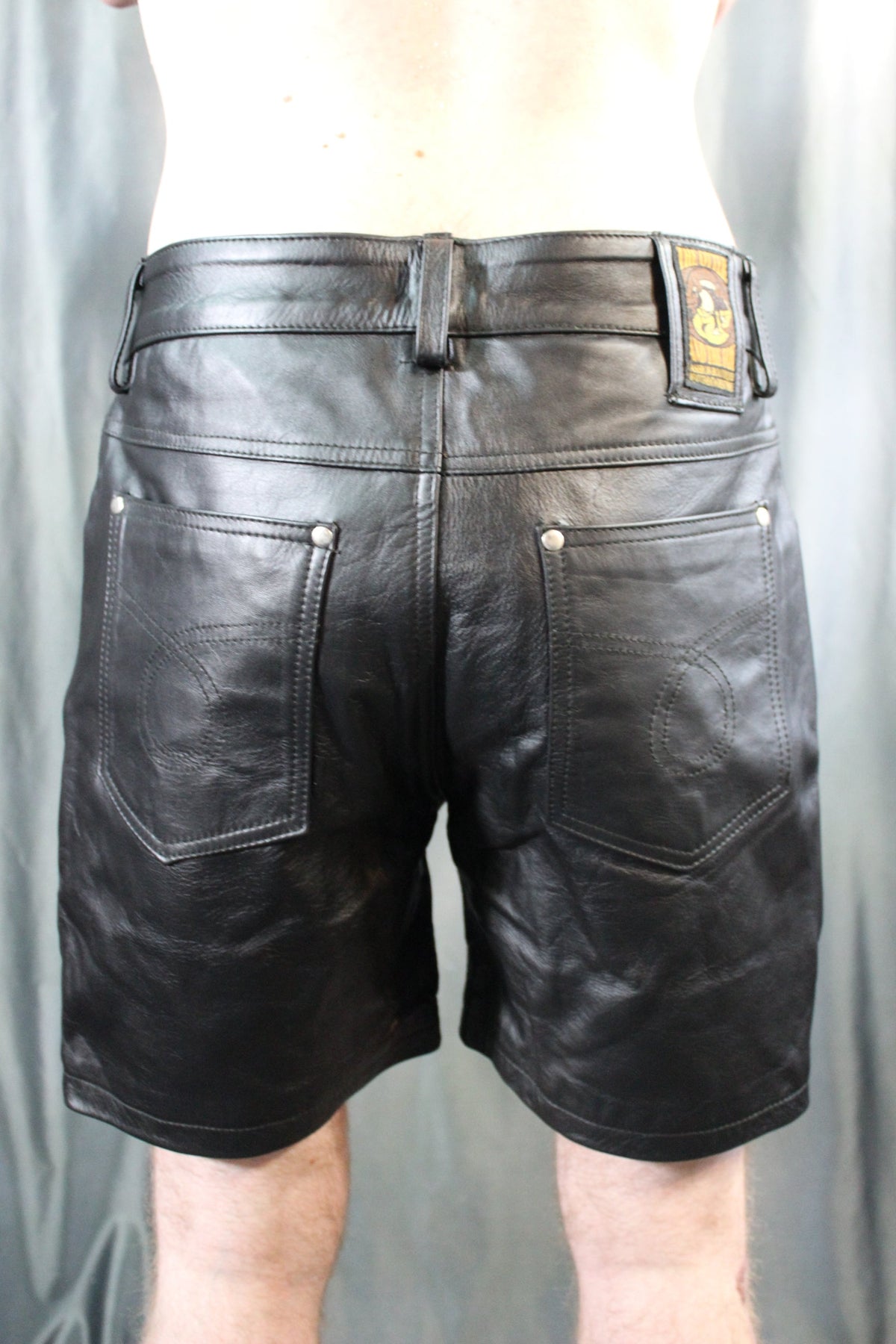 OnF "Chevron" Shorts in Black - view 3