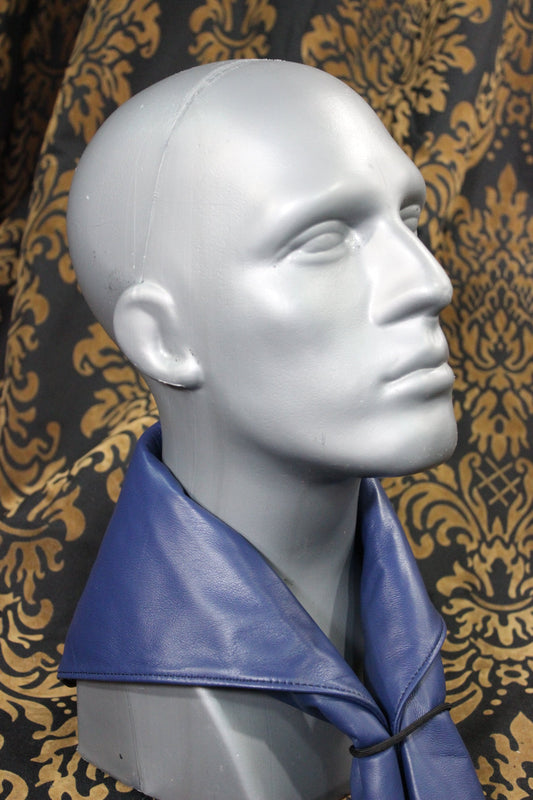 Leather Ascot - front view