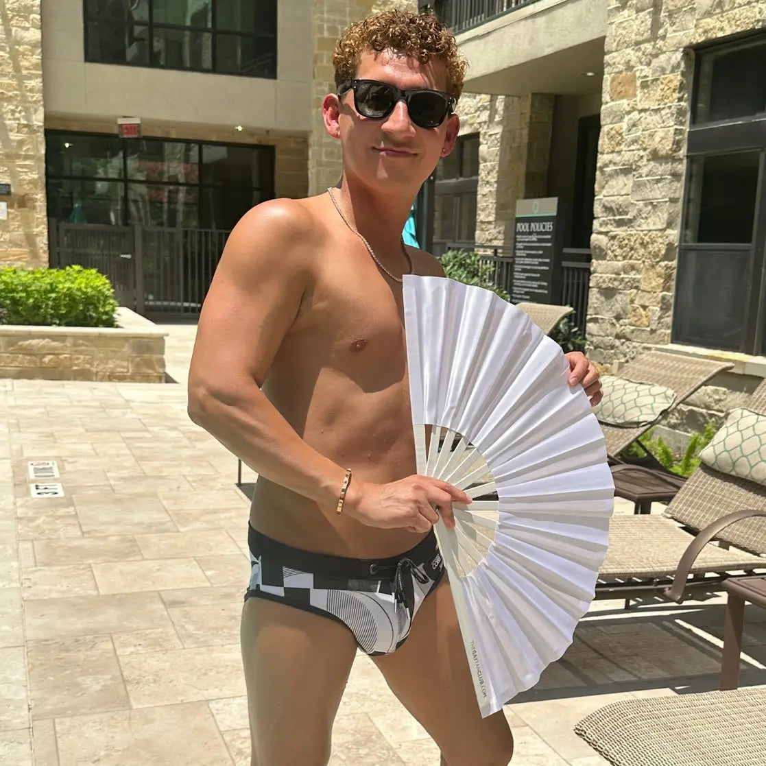 The White Fan (UV)