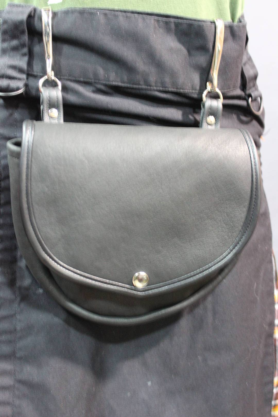 Classic Leather Sporran - view 7