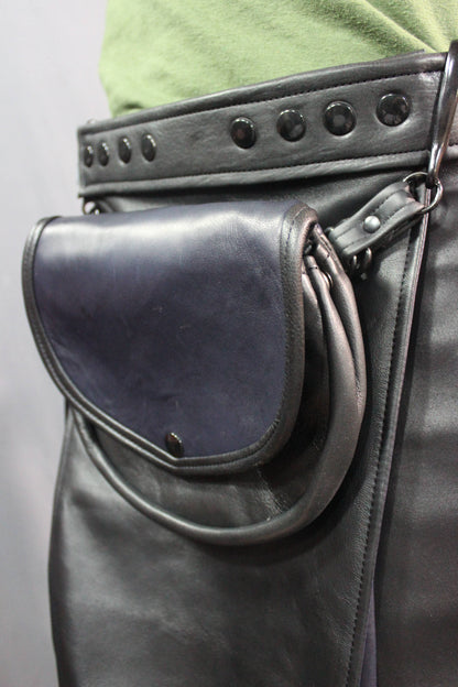 Two Tone Leather Sporran with Gunmetal Hardware - view 3