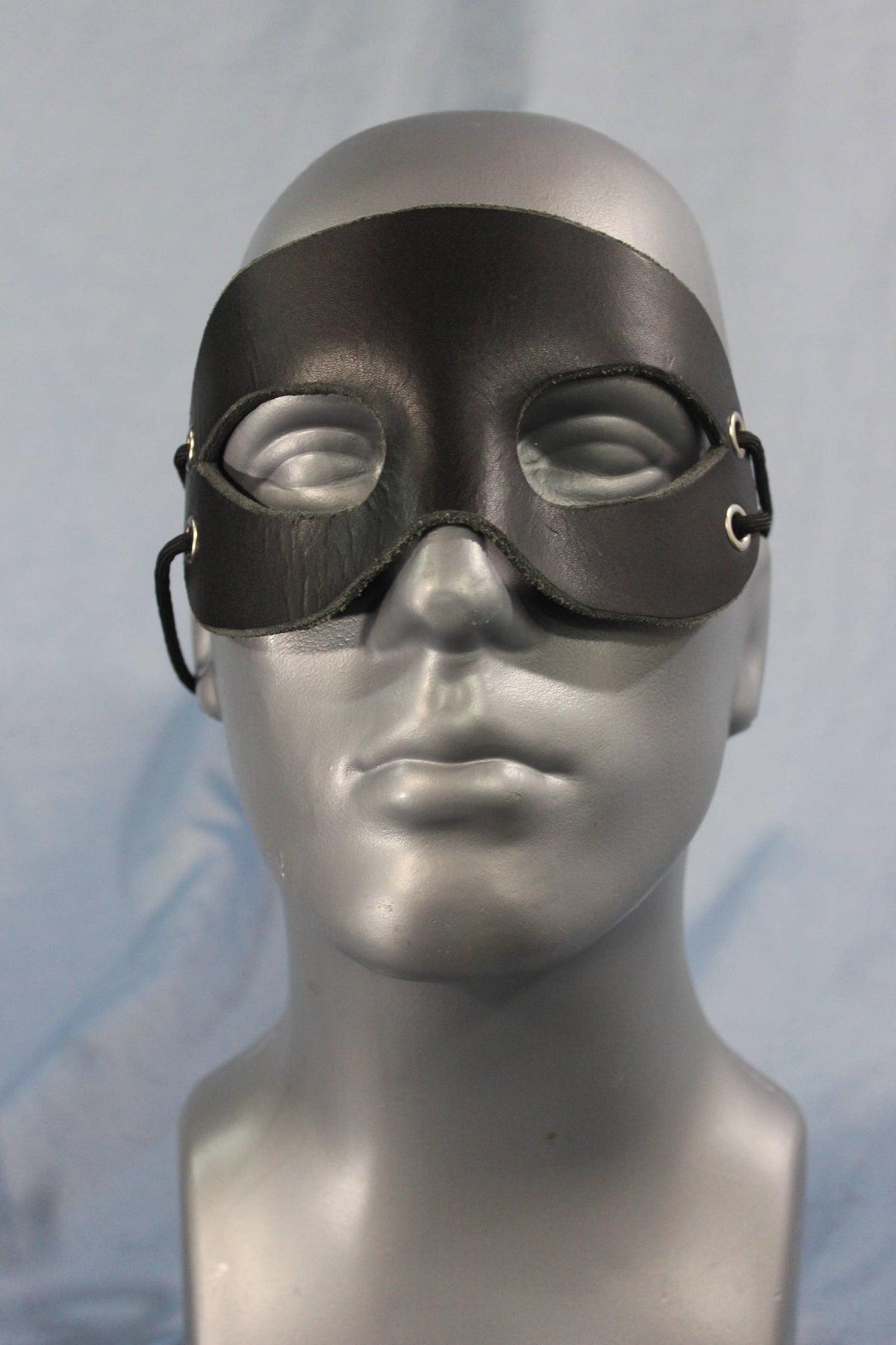 Simple black leather mask - view 2