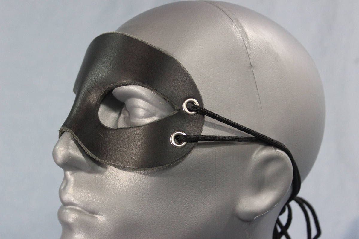 Simple black leather mask - view 5