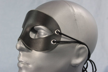 Simple black leather mask - view 5