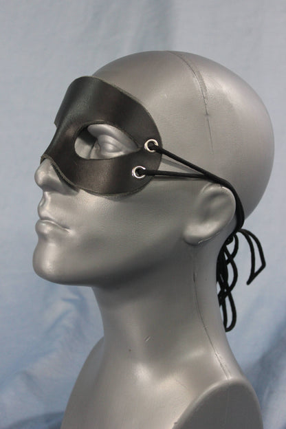 Simple black leather mask - view 3