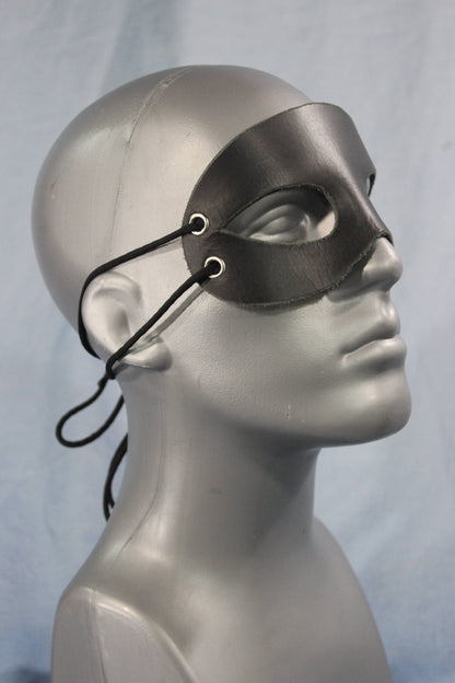 Simple black leather mask - view 4
