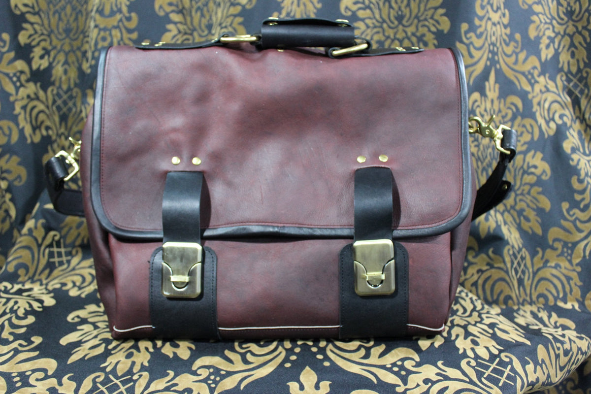 Mason's own Messenger Bag - front view