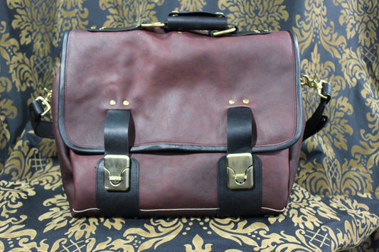 Mason's own Messenger Bag - front view