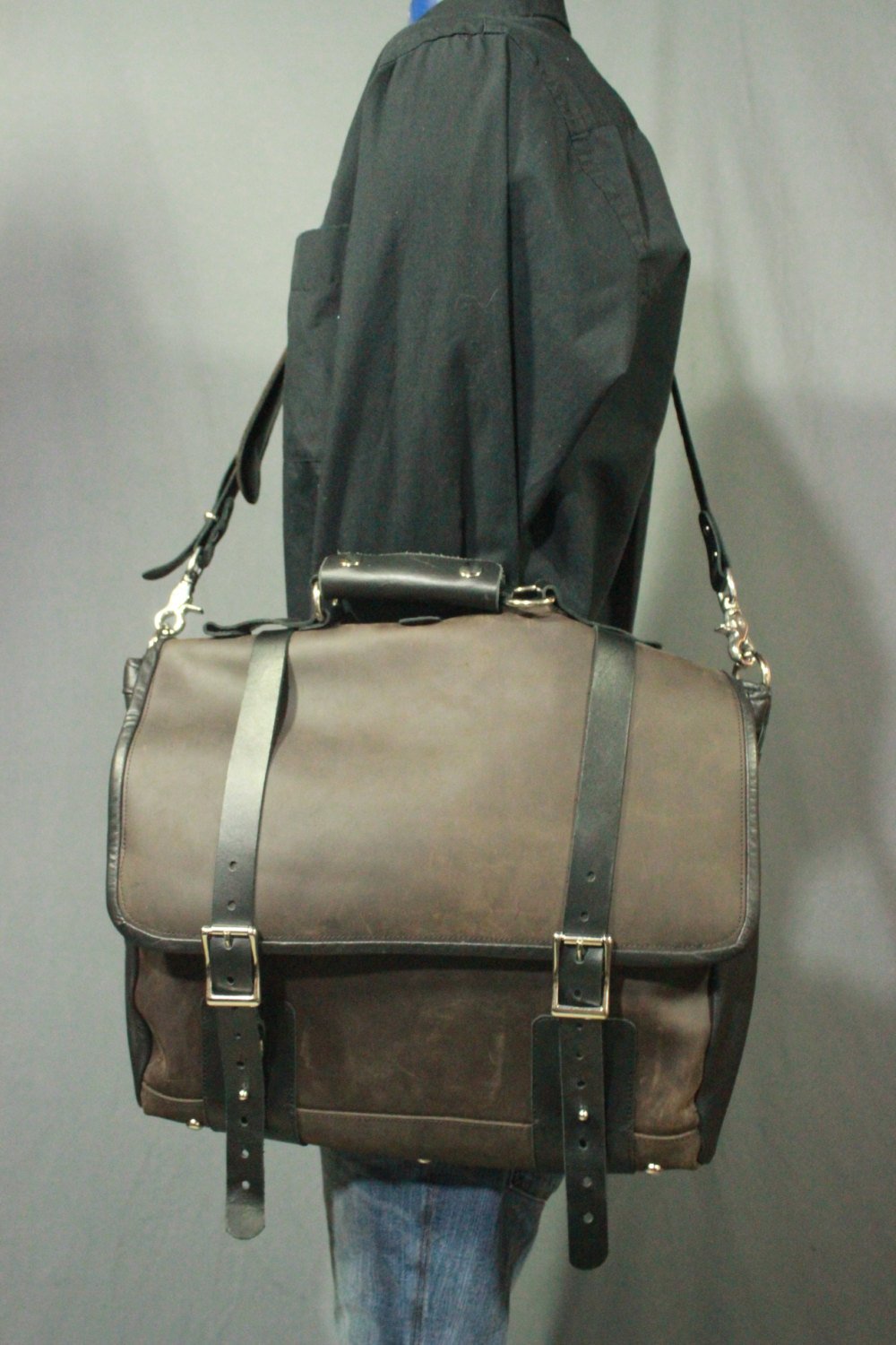 Our Finest Messenger bag! Stone OIL Tanned Leather Hand Made to Last a Lifetime! Luscious Chocolate! - view 4