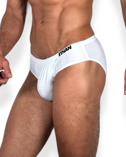 Super White Briefs | MEN UNDERWEAR | ETHAN UNDERWEAR | OUTFAIR | OUTFAIR